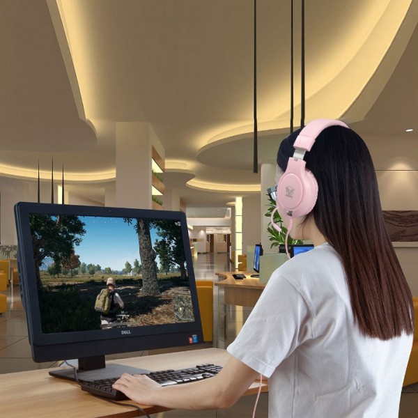 Masacegon H-10 is a primary kind of gaming headset, which brings you vivid sound field, sound clarity, sound shock feeling, capable of various games. Its super soft Over-ear pads is more comfortable for long time wear